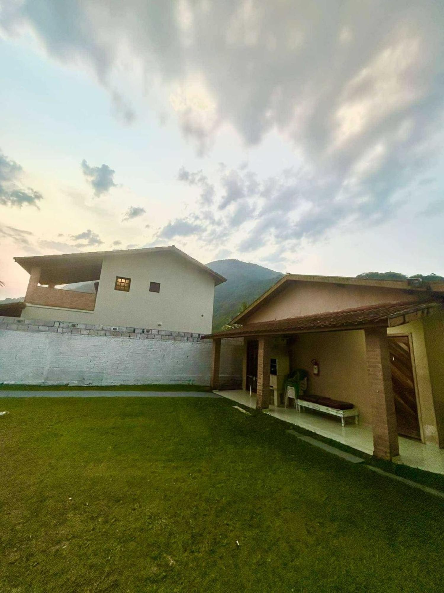 Sobrado E Casa Em Ubatuba Vila Exterior foto